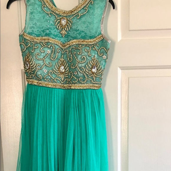 Dress - Picture 3 of 5